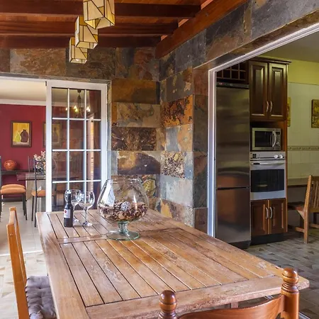 Melody House Κανδελάρια